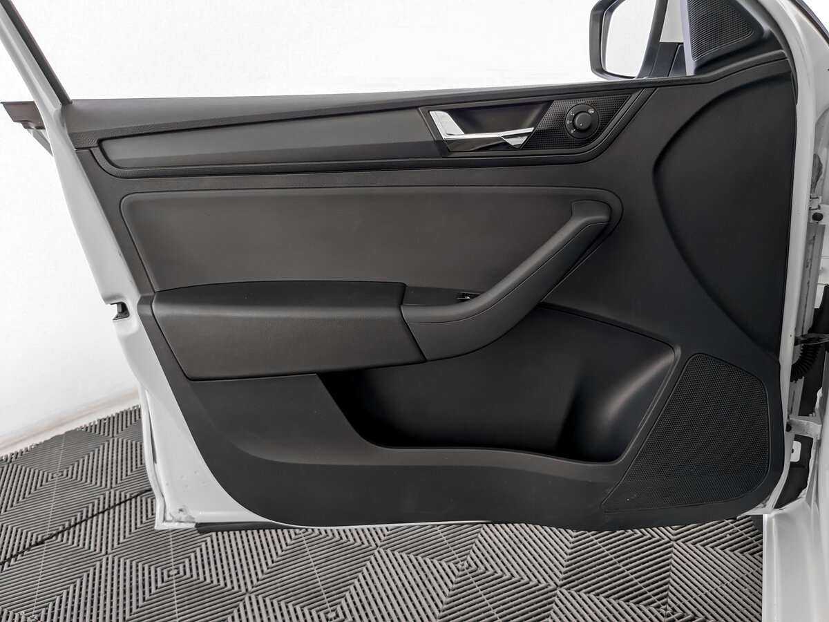 Купить Skoda Rapid с пробегом. Фото: #14