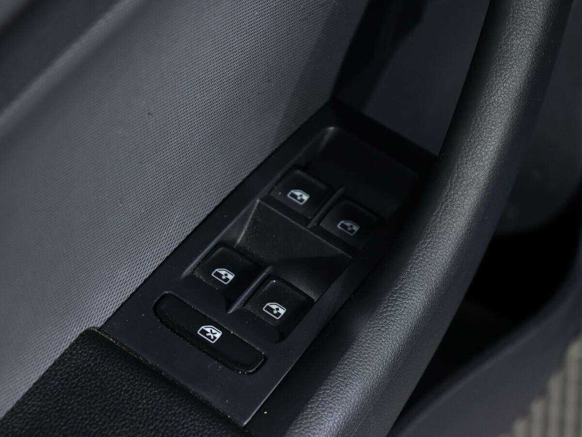 Купить Skoda Rapid с пробегом. Фото: #13