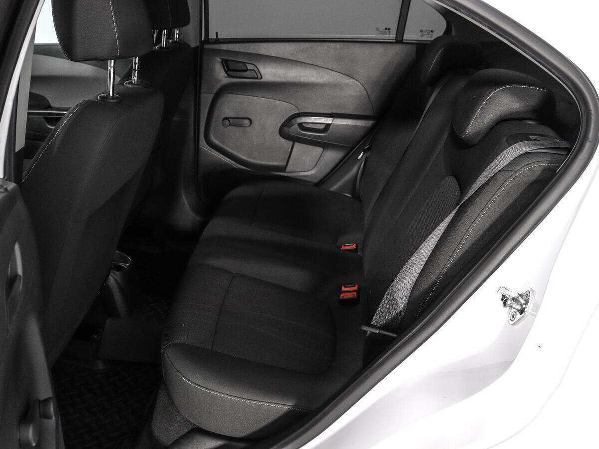Купить Chevrolet Aveo с пробегом. Фото: #10