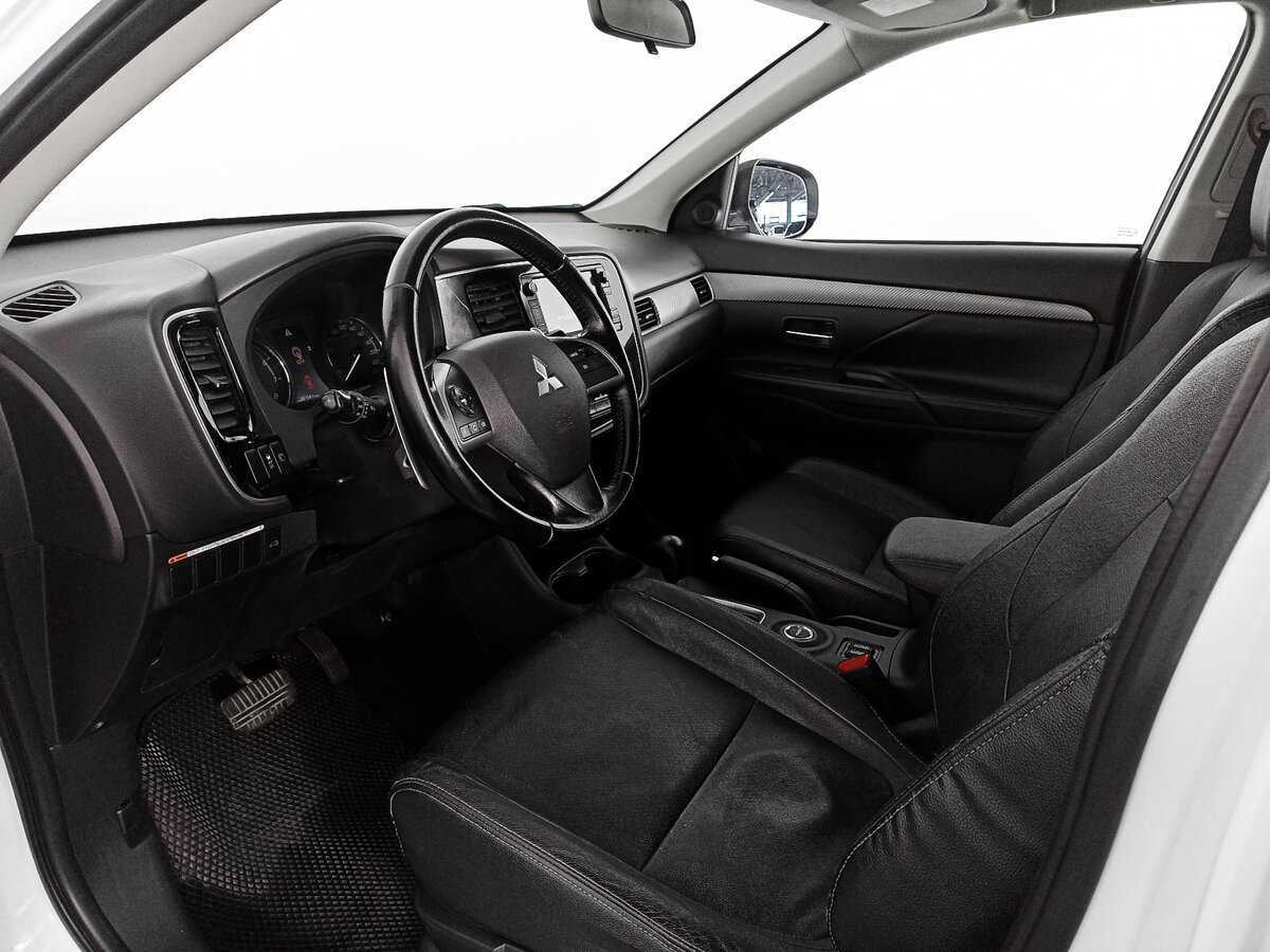 Купить Mitsubishi Outlander с пробегом. Фото: #11