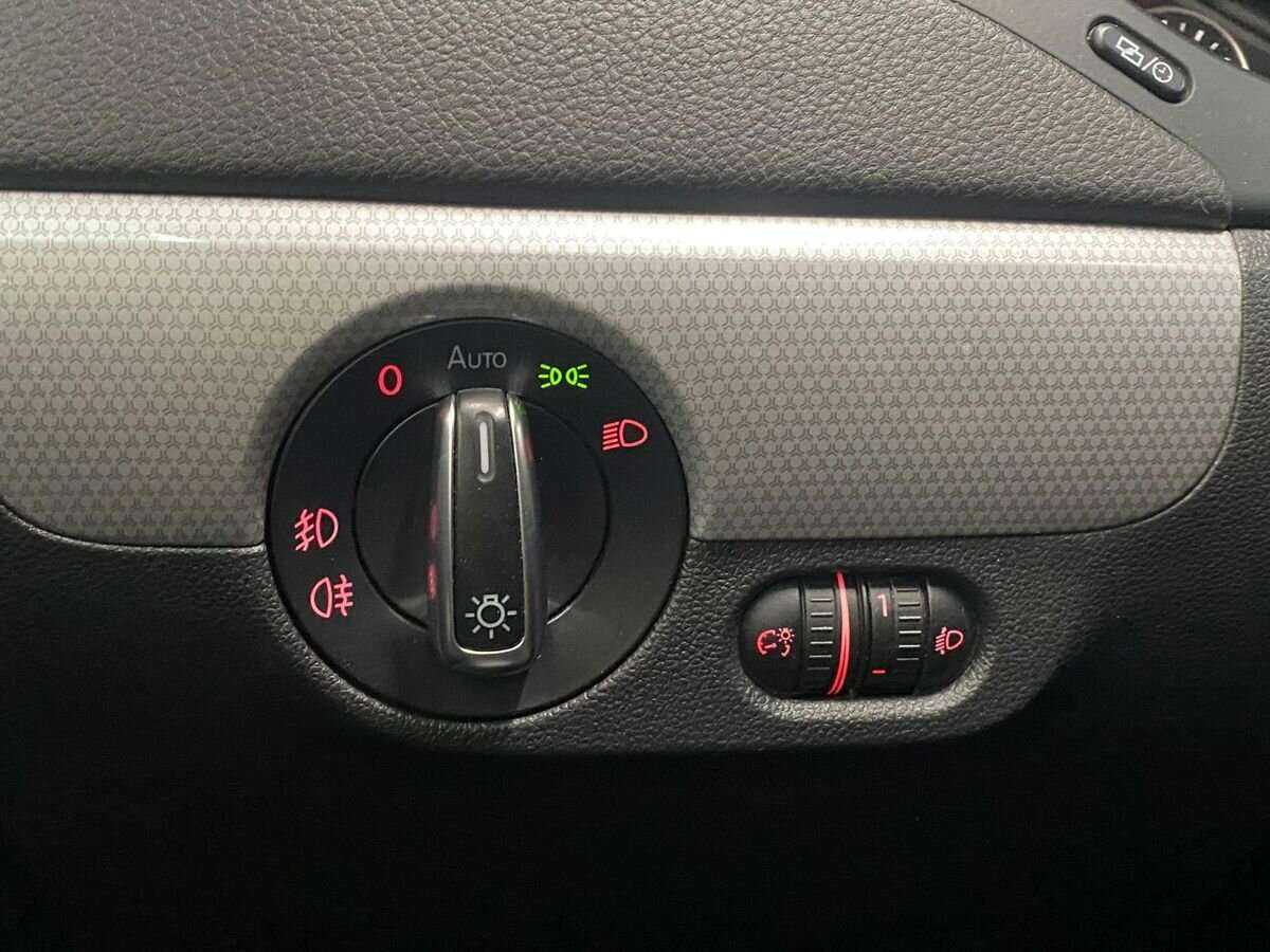 Купить Volkswagen Jetta с пробегом. Фото: #14