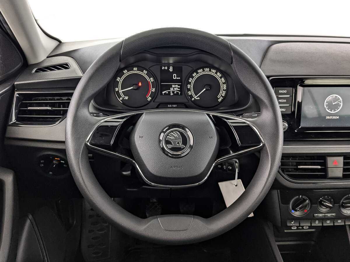 Купить Skoda Rapid с пробегом. Фото: #17