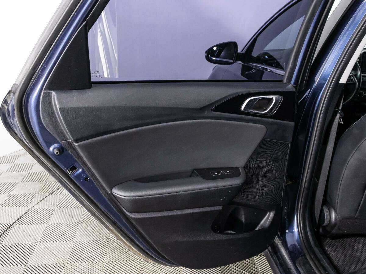 Купить Kia Ceed с пробегом. Фото: #25