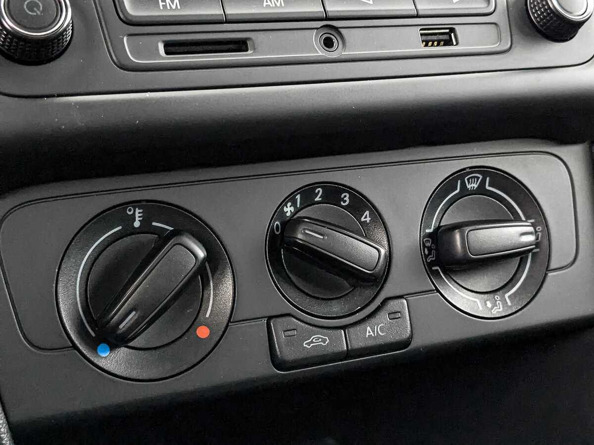 Купить Volkswagen Polo с пробегом. Фото: #20