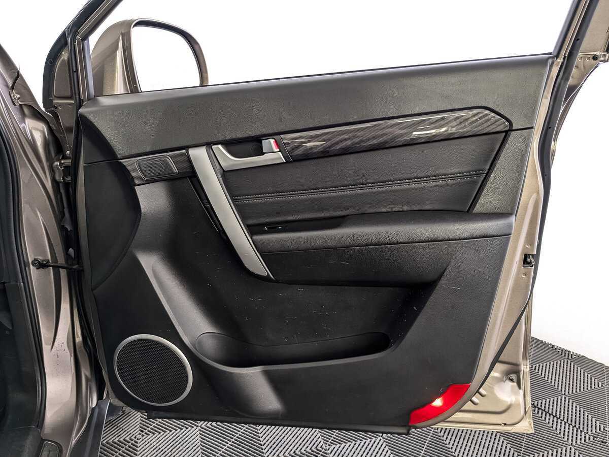 Купить Chevrolet Captiva с пробегом. Фото: #20