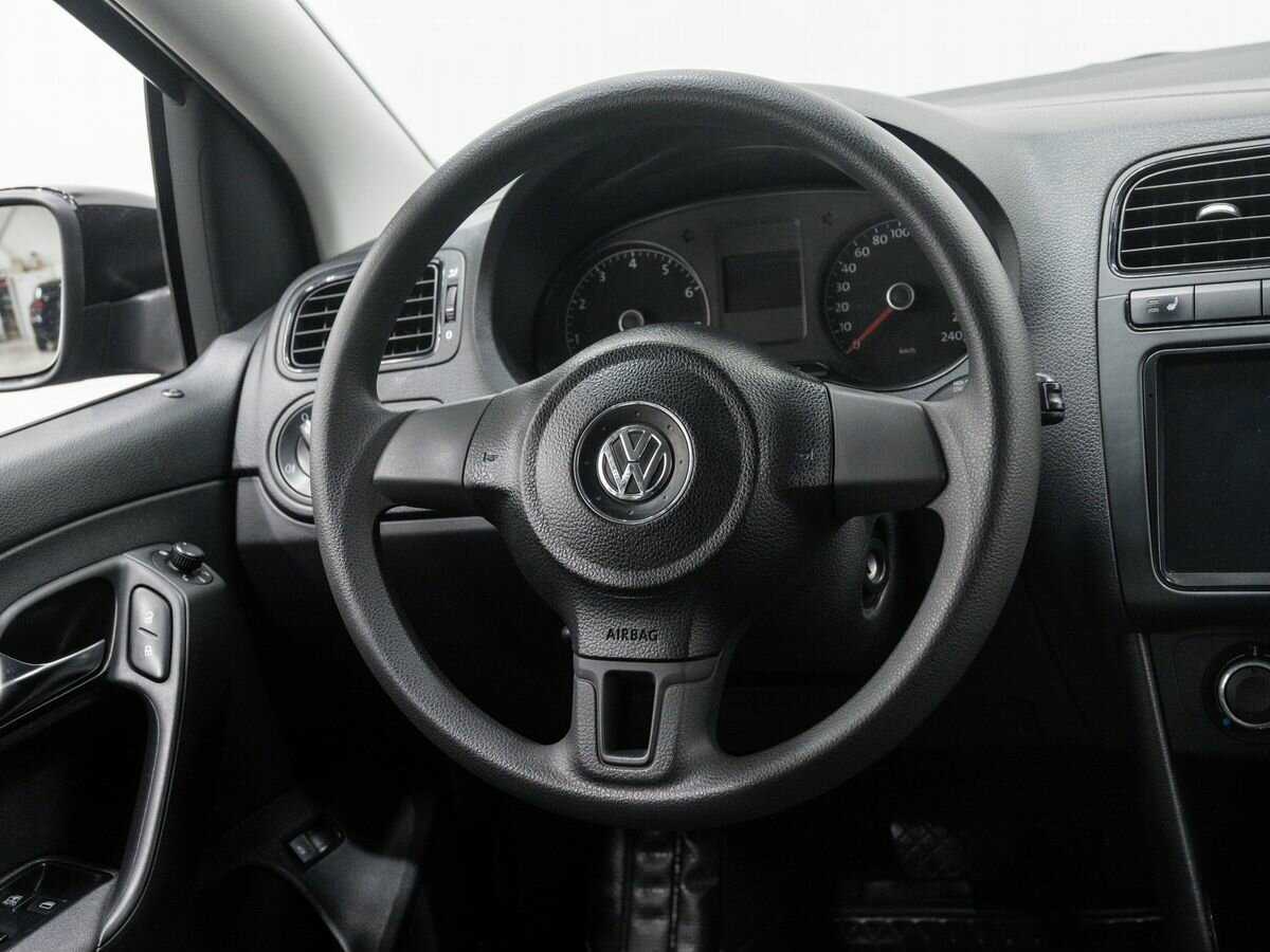 Купить Volkswagen Polo с пробегом. Фото: #11