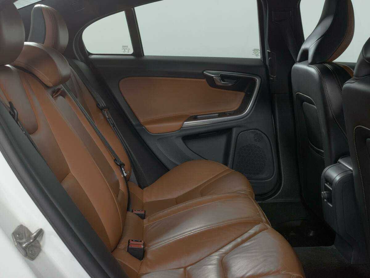 Купить Volvo S60 с пробегом. Фото: #10