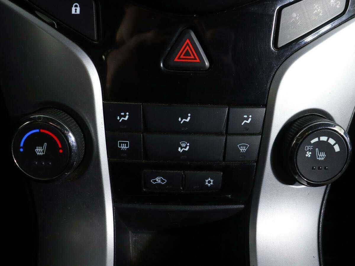Купить Chevrolet Cruze с пробегом. Фото: #15