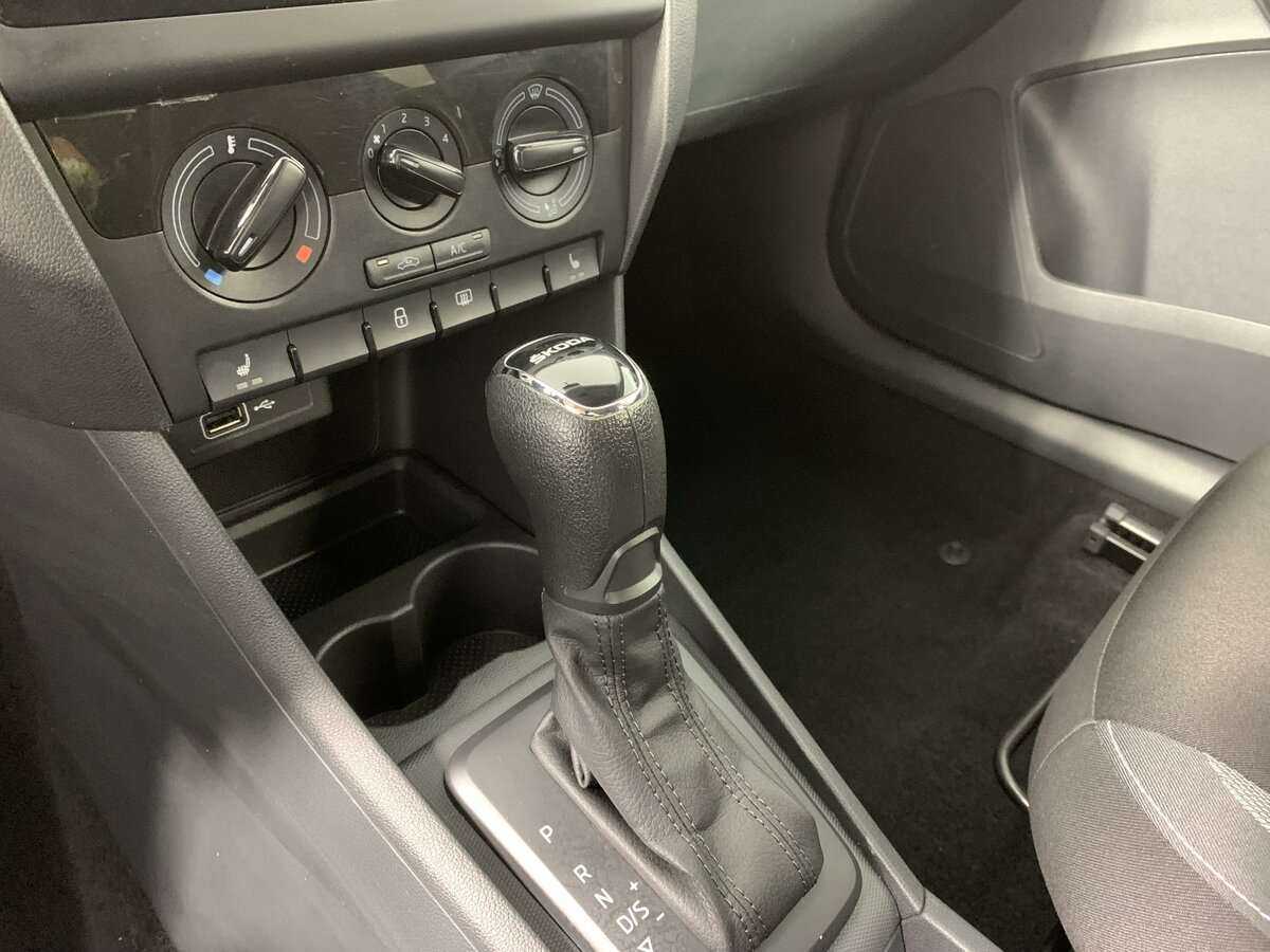 Купить Skoda Rapid с пробегом. Фото: #14