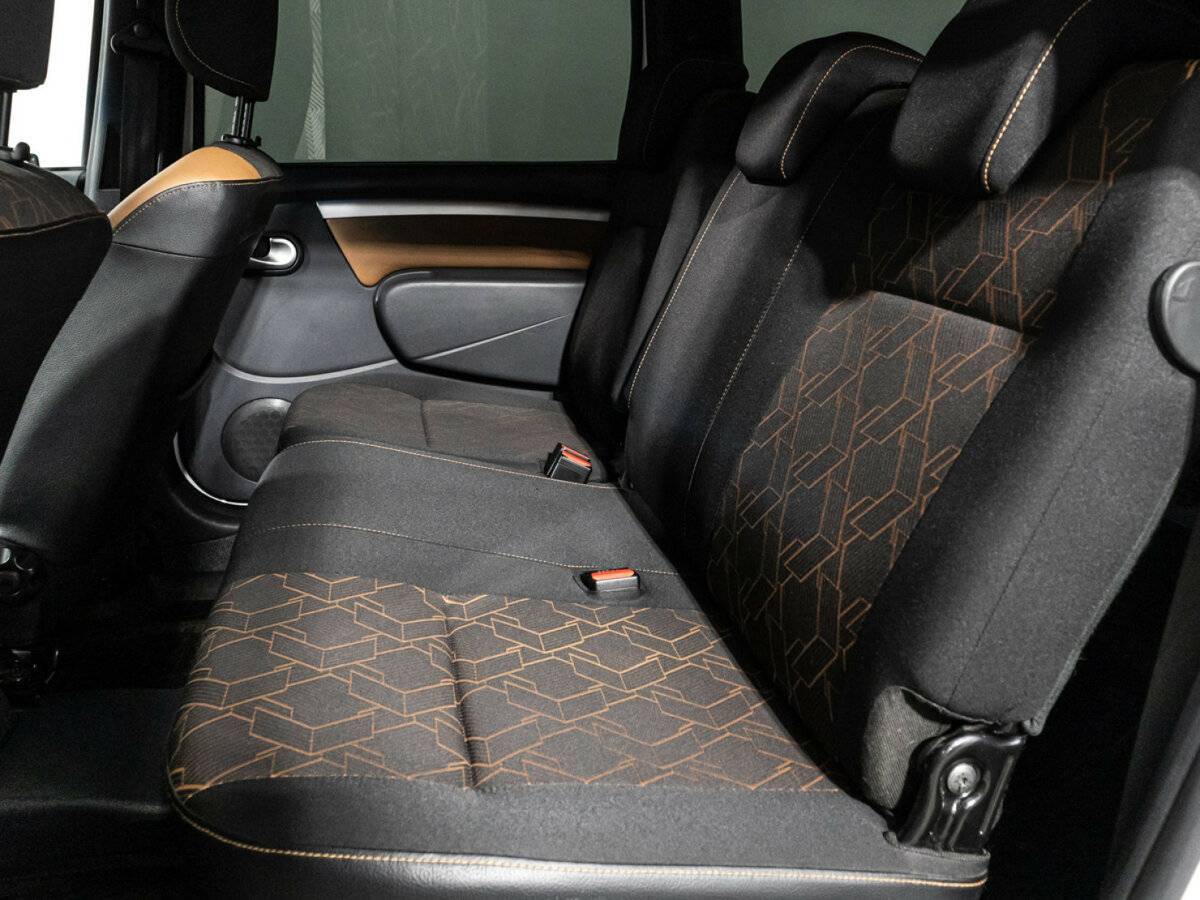 Купить Lada (ВАЗ) Largus с пробегом. Фото: #9