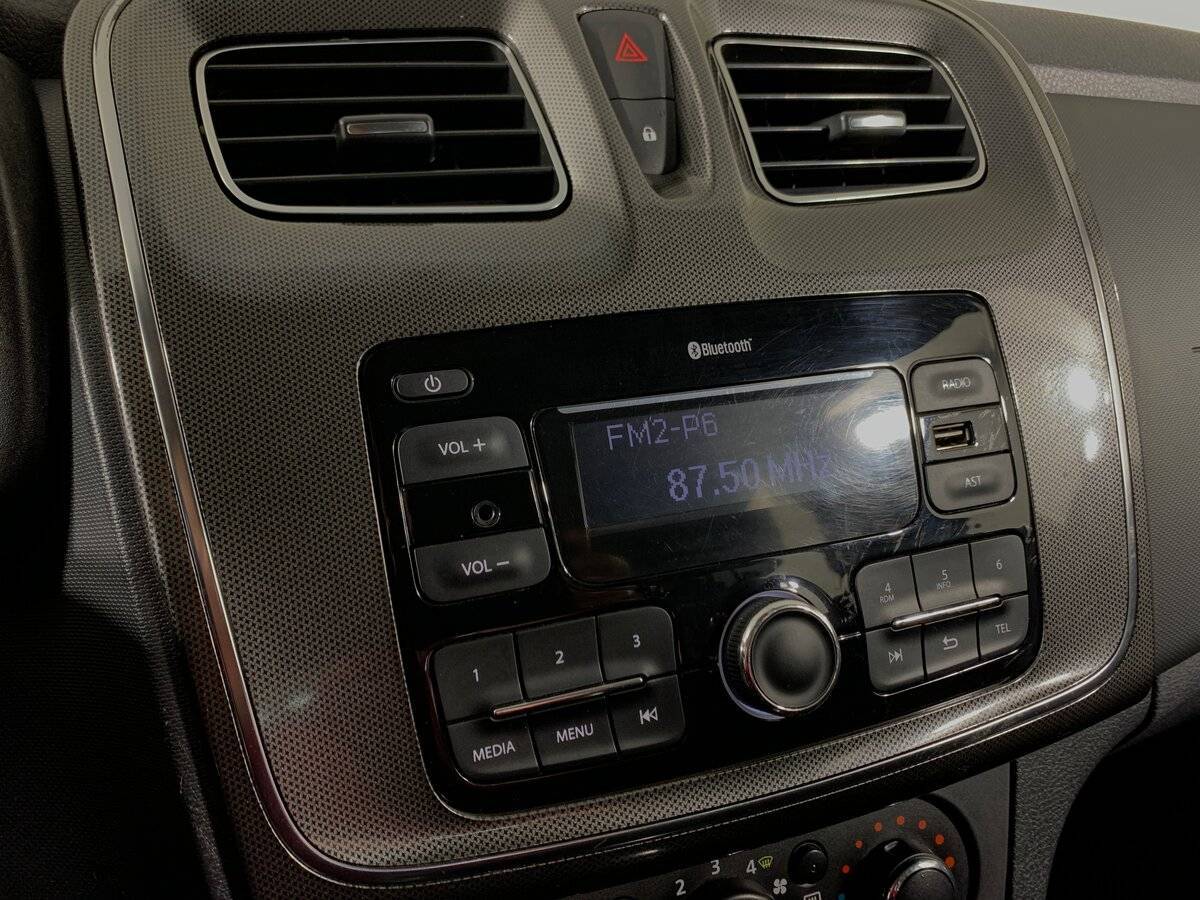 Купить Renault Logan с пробегом. Фото: #14