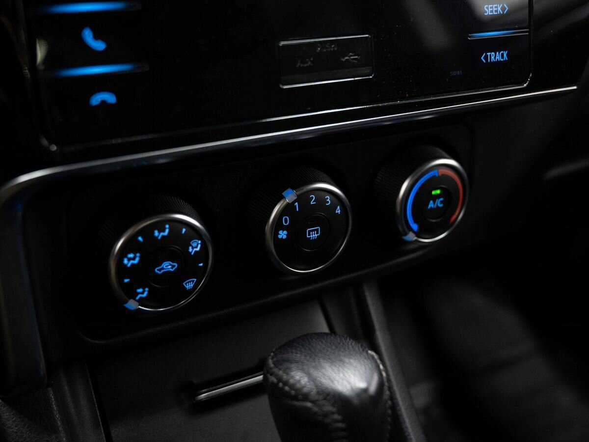 Купить Toyota Corolla с пробегом. Фото: #18