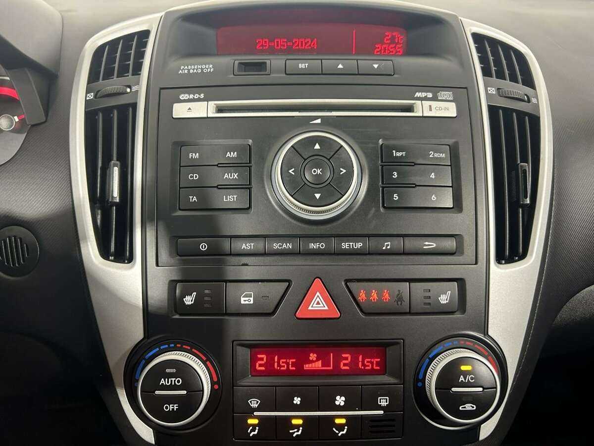 Купить Kia Ceed с пробегом. Фото: #11