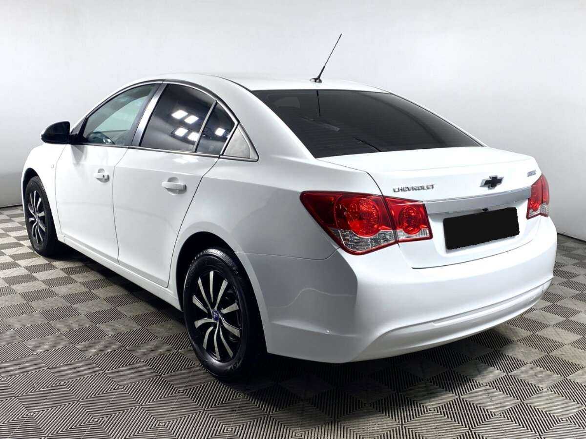 Купить Chevrolet Cruze с пробегом. Фото: #5