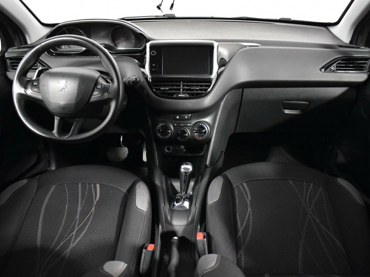 Купить Peugeot 208 с пробегом. Фото: #10