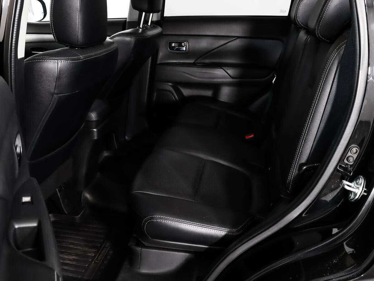Купить Mitsubishi Outlander с пробегом. Фото: #10