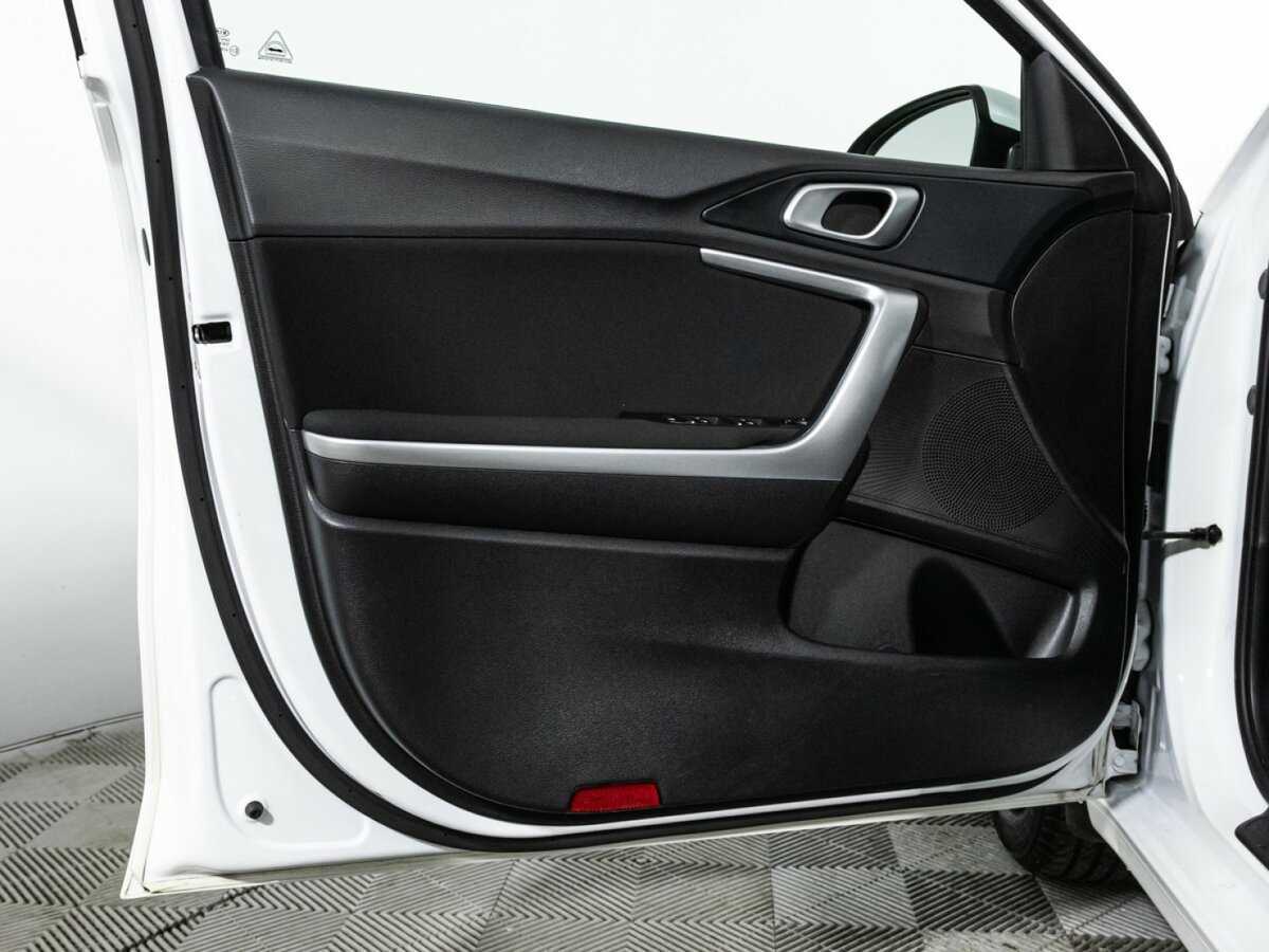 Купить Kia Ceed с пробегом. Фото: #26