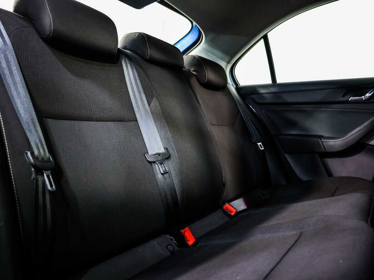 Купить Skoda Rapid с пробегом. Фото: #10