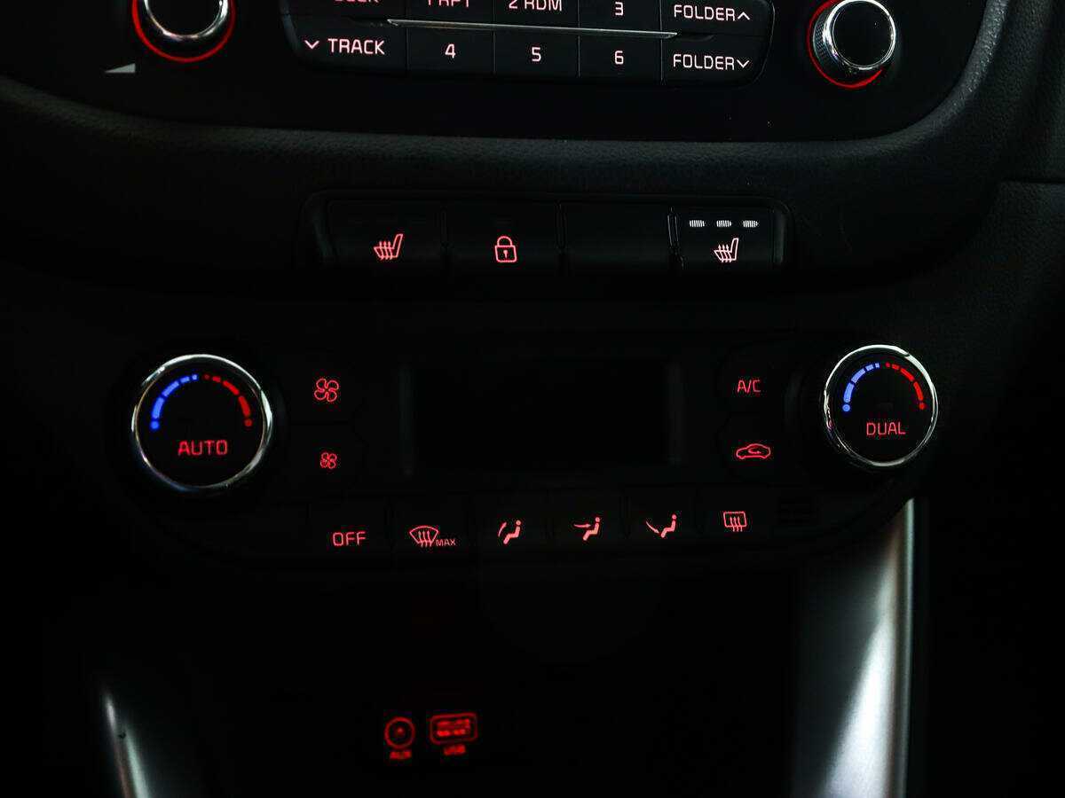 Купить Kia Ceed с пробегом. Фото: #13