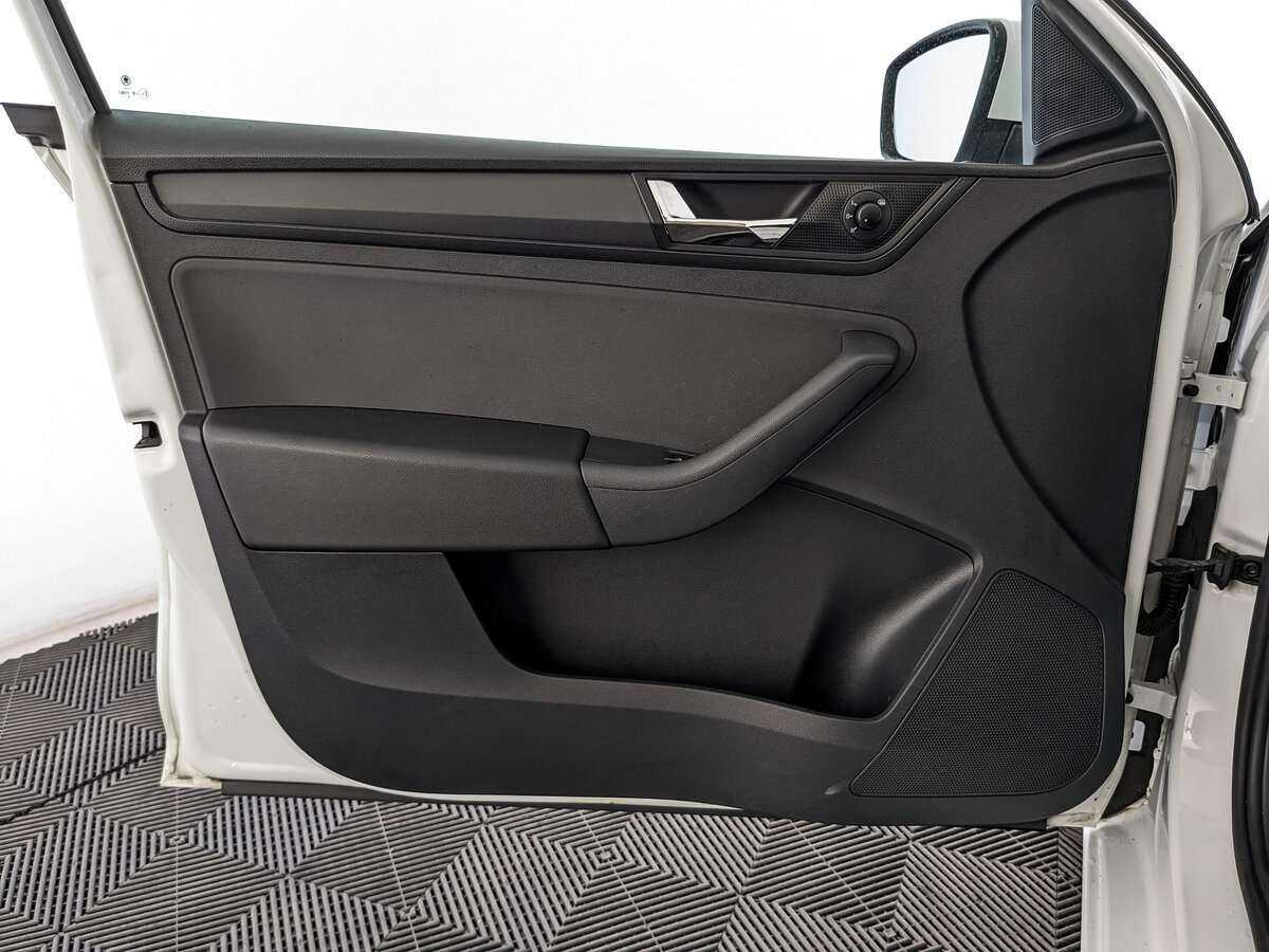 Купить Skoda Rapid с пробегом. Фото: #14