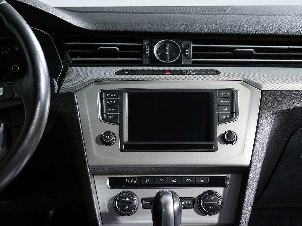 Купить Volkswagen Passat с пробегом. Фото: #10