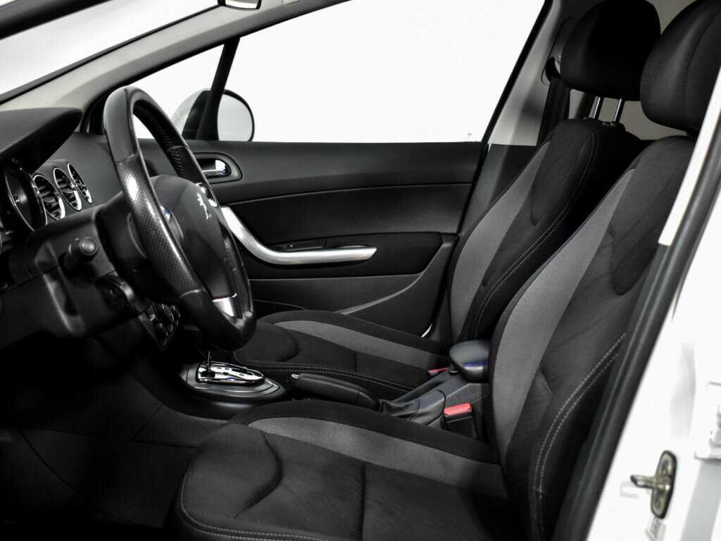 Купить Peugeot 408 с пробегом. Фото: #9