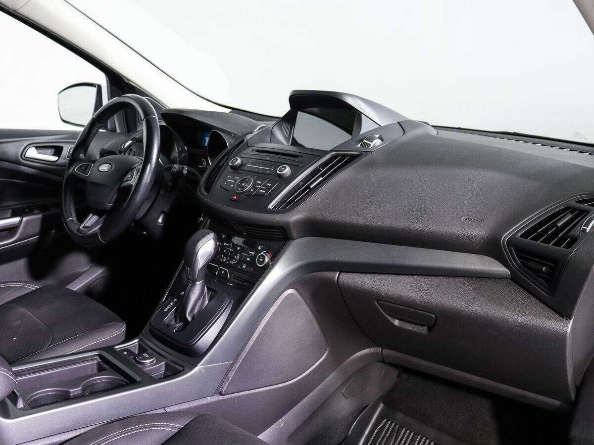 Купить Ford Kuga с пробегом. Фото: #7