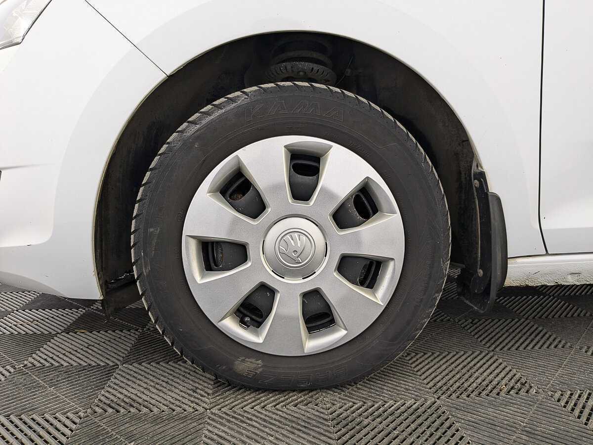 Купить Skoda Rapid с пробегом. Фото: #11