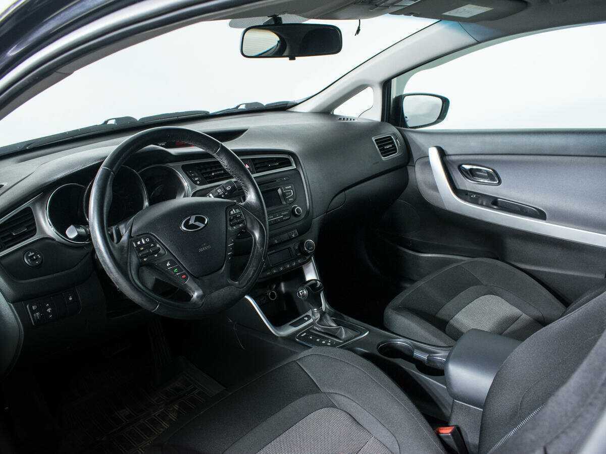 Купить Kia Ceed с пробегом. Фото: #8