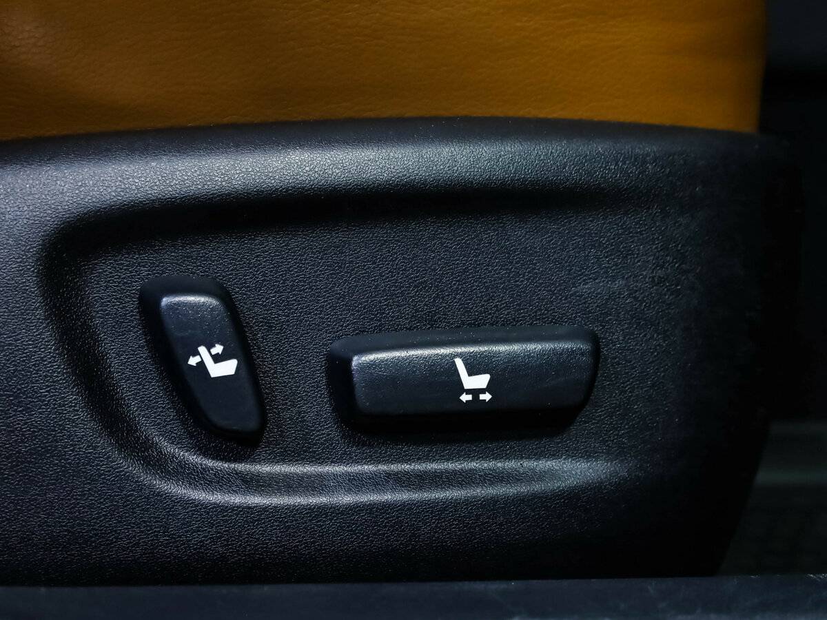 Купить Toyota Camry с пробегом. Фото: #18