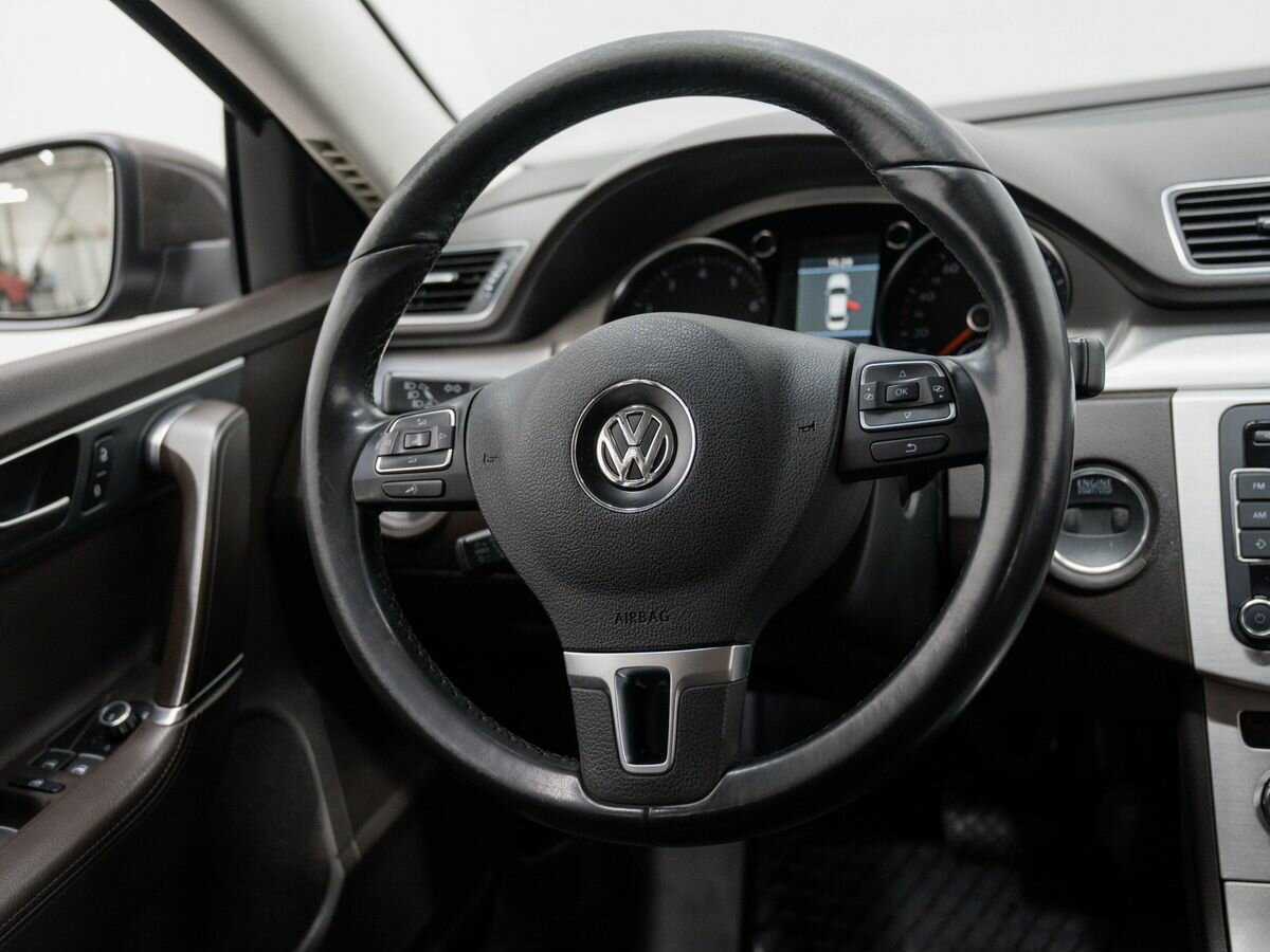 Купить Volkswagen Passat с пробегом. Фото: #11