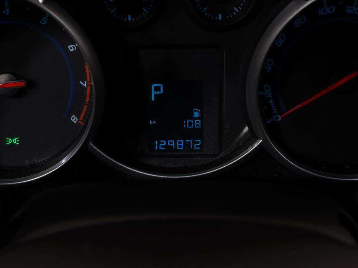 Купить Chevrolet Cruze с пробегом. Фото: #15