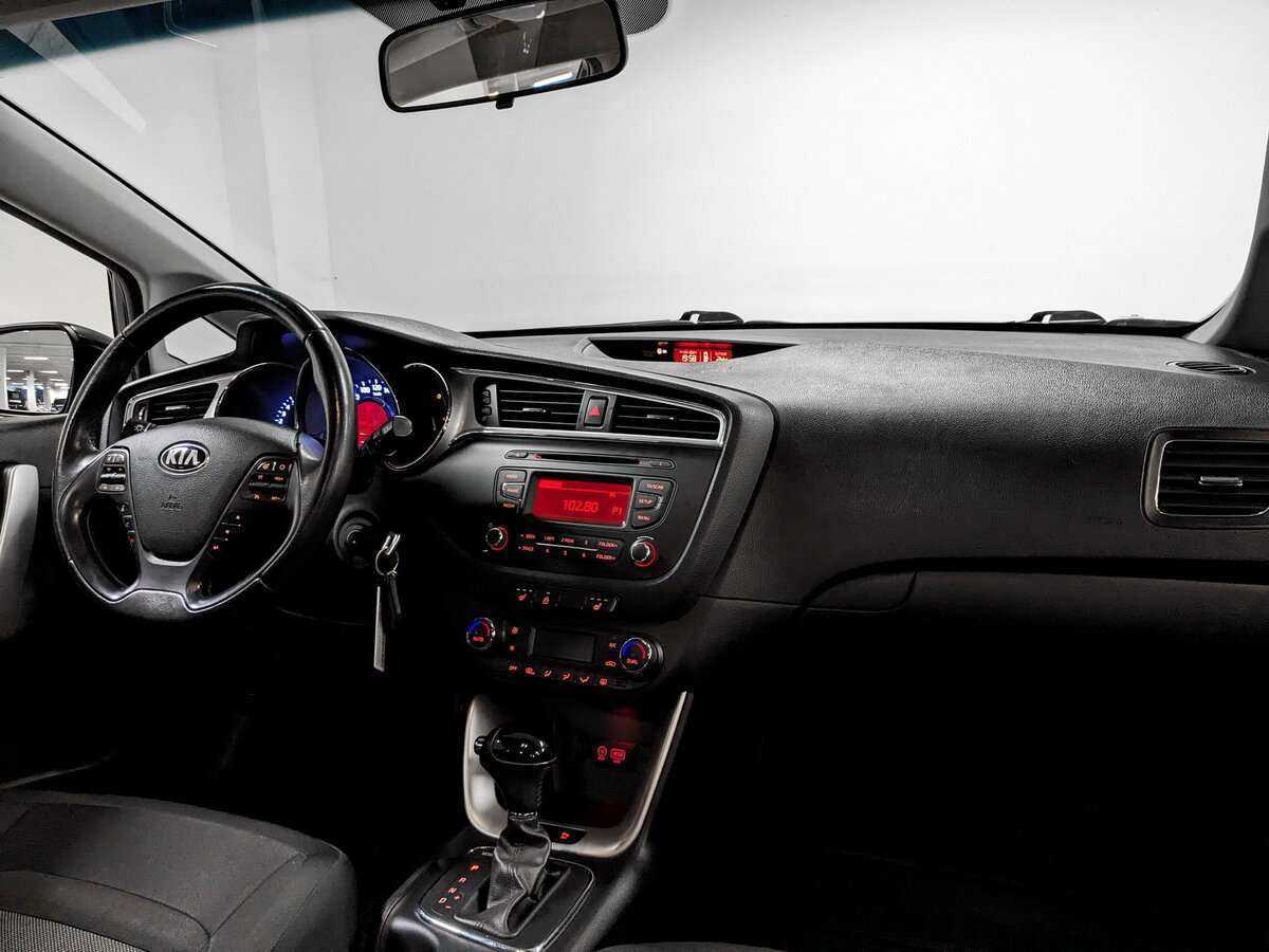Купить Kia Ceed с пробегом. Фото: #8