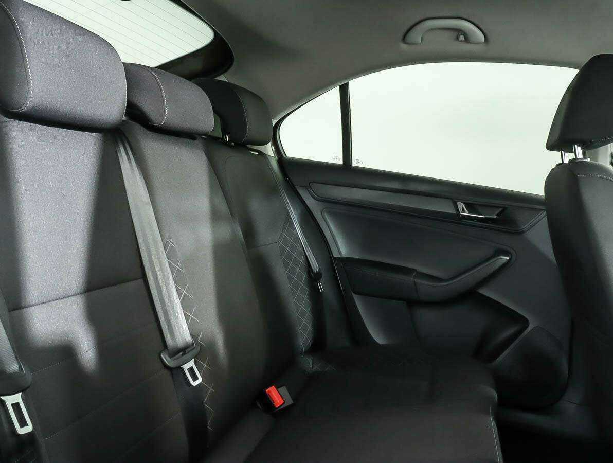 Купить Skoda Rapid с пробегом. Фото: #8