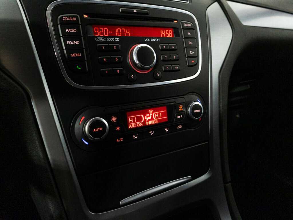 Купить Ford Mondeo с пробегом. Фото: #14