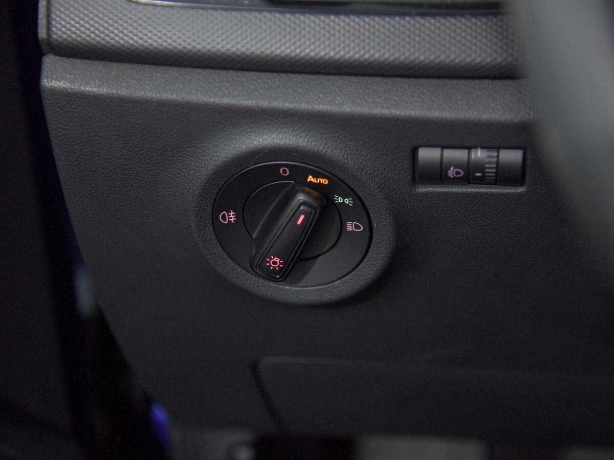 Купить Volkswagen Polo с пробегом. Фото: #11