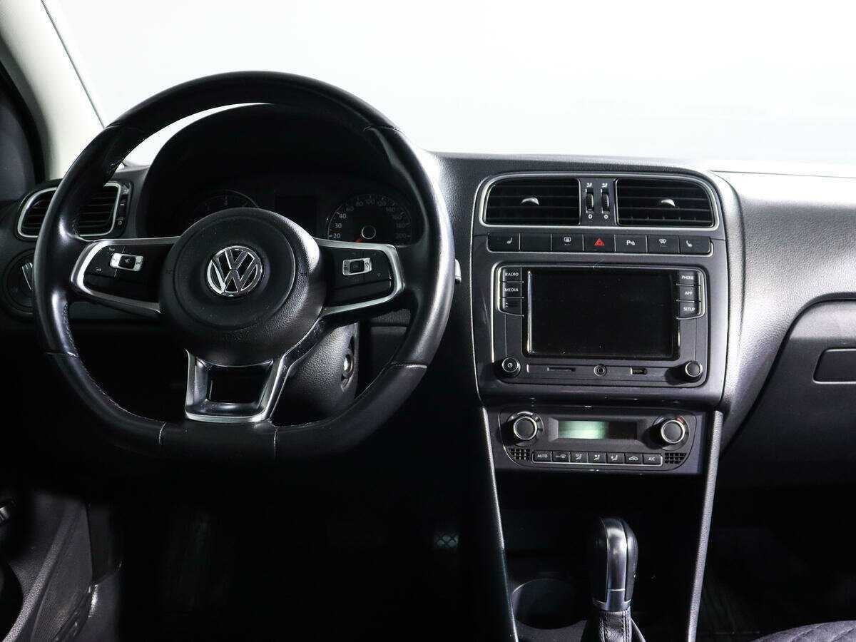 Купить Volkswagen Polo с пробегом. Фото: #11