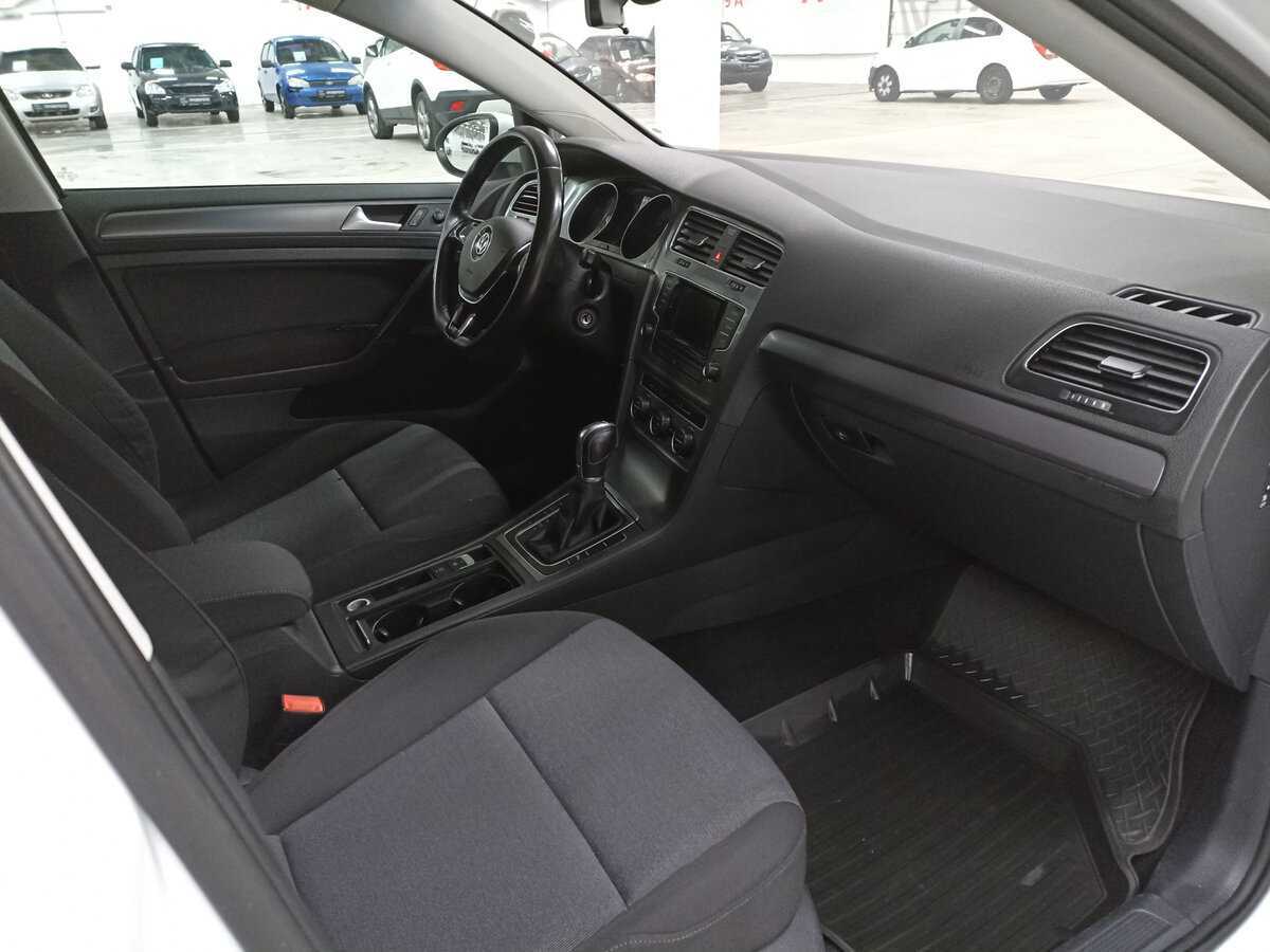 Купить Volkswagen Golf с пробегом. Фото: #10