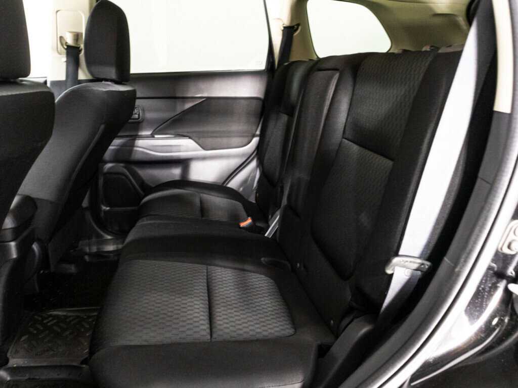 Купить Mitsubishi Outlander с пробегом. Фото: #7