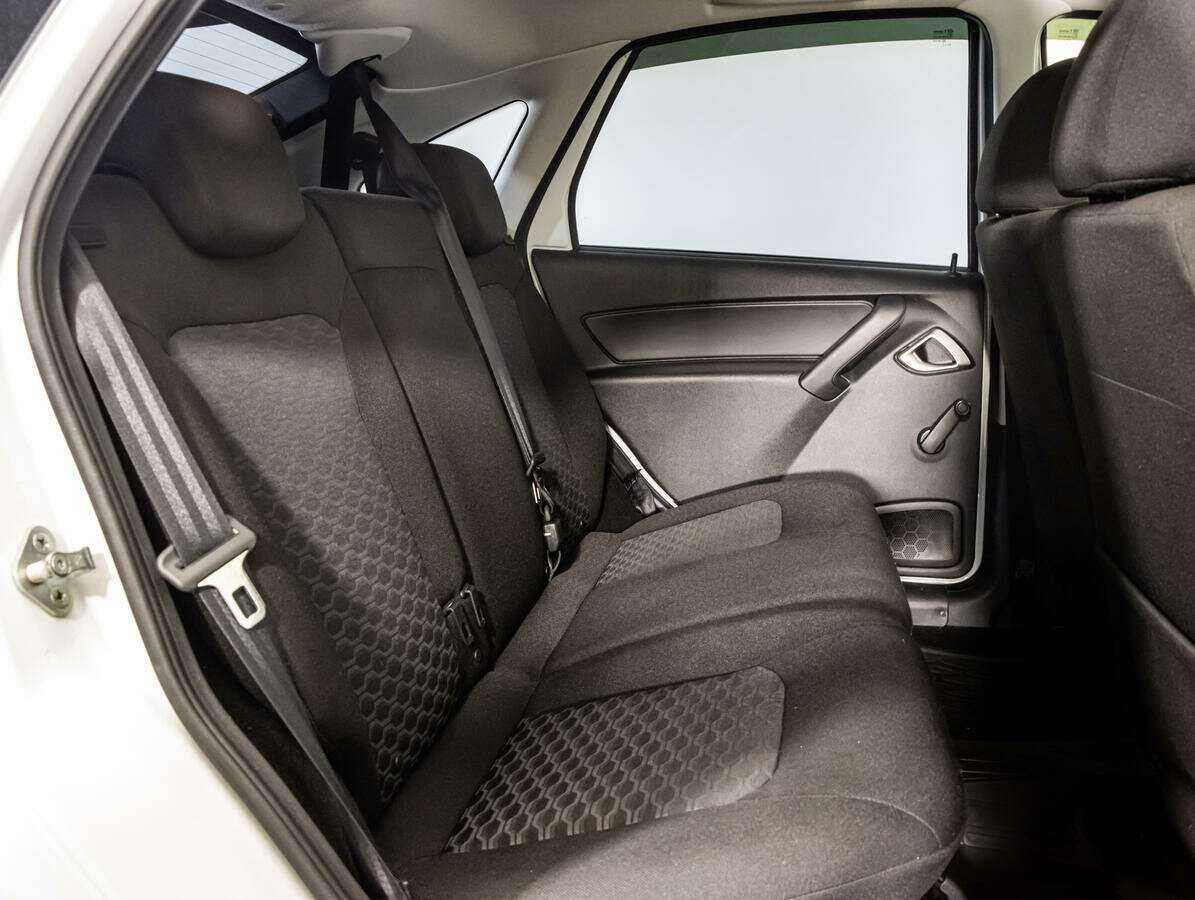 Купить Lada (ВАЗ) Granta с пробегом. Фото: #11