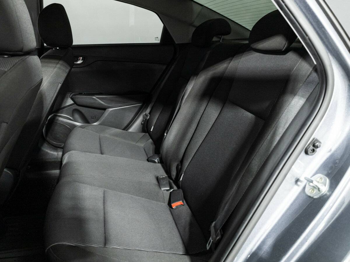 Купить Hyundai Solaris с пробегом. Фото: #9