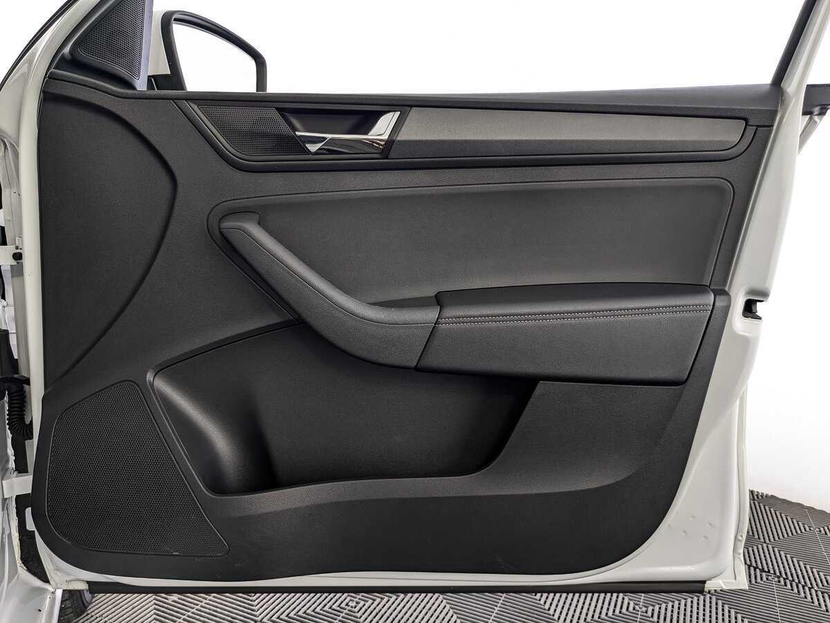 Купить Skoda Rapid с пробегом. Фото: #20