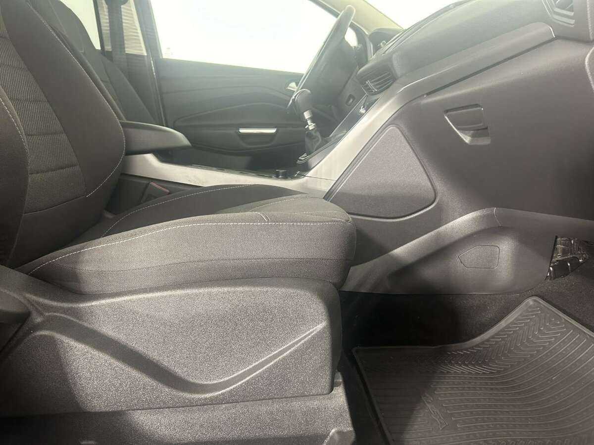 Купить Ford Kuga с пробегом. Фото: #13