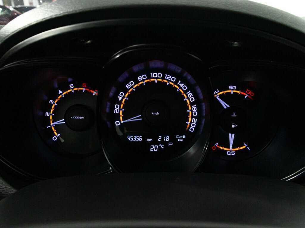 Купить Lada (ВАЗ) Vesta с пробегом. Фото: #11