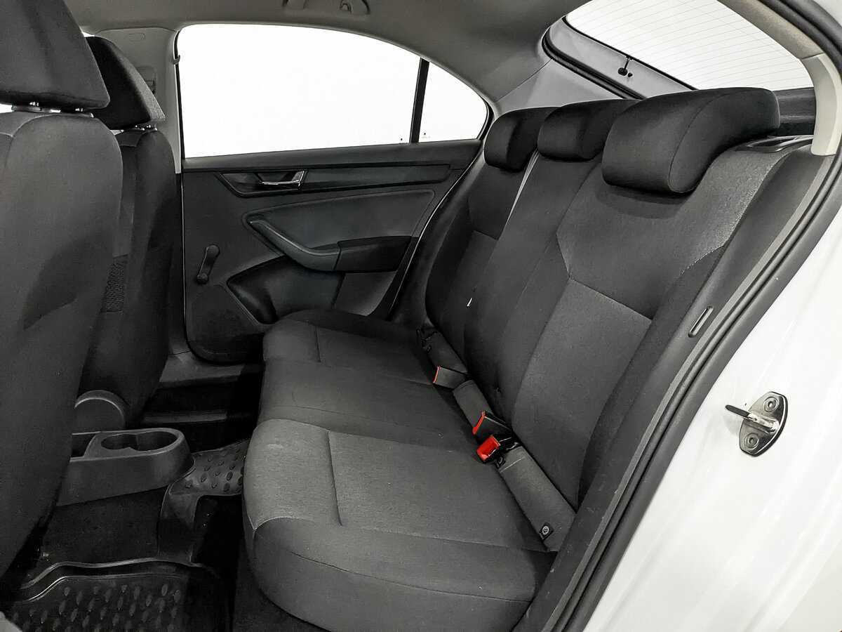 Купить Skoda Rapid с пробегом. Фото: #17