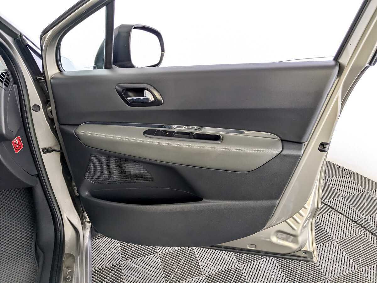 Купить Peugeot 3008 с пробегом. Фото: #23