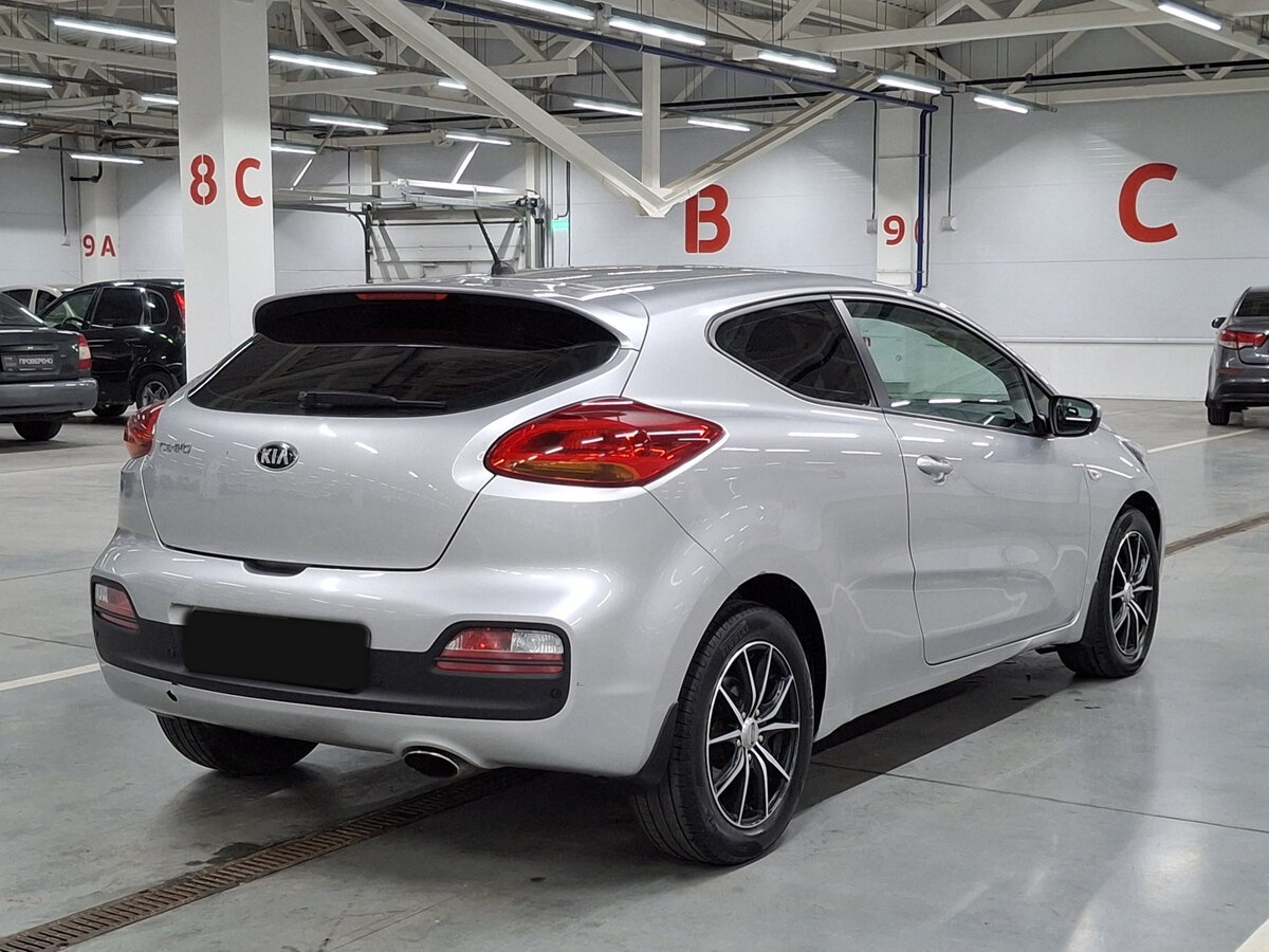 Купить Kia Ceed с пробегом. Фото: #4