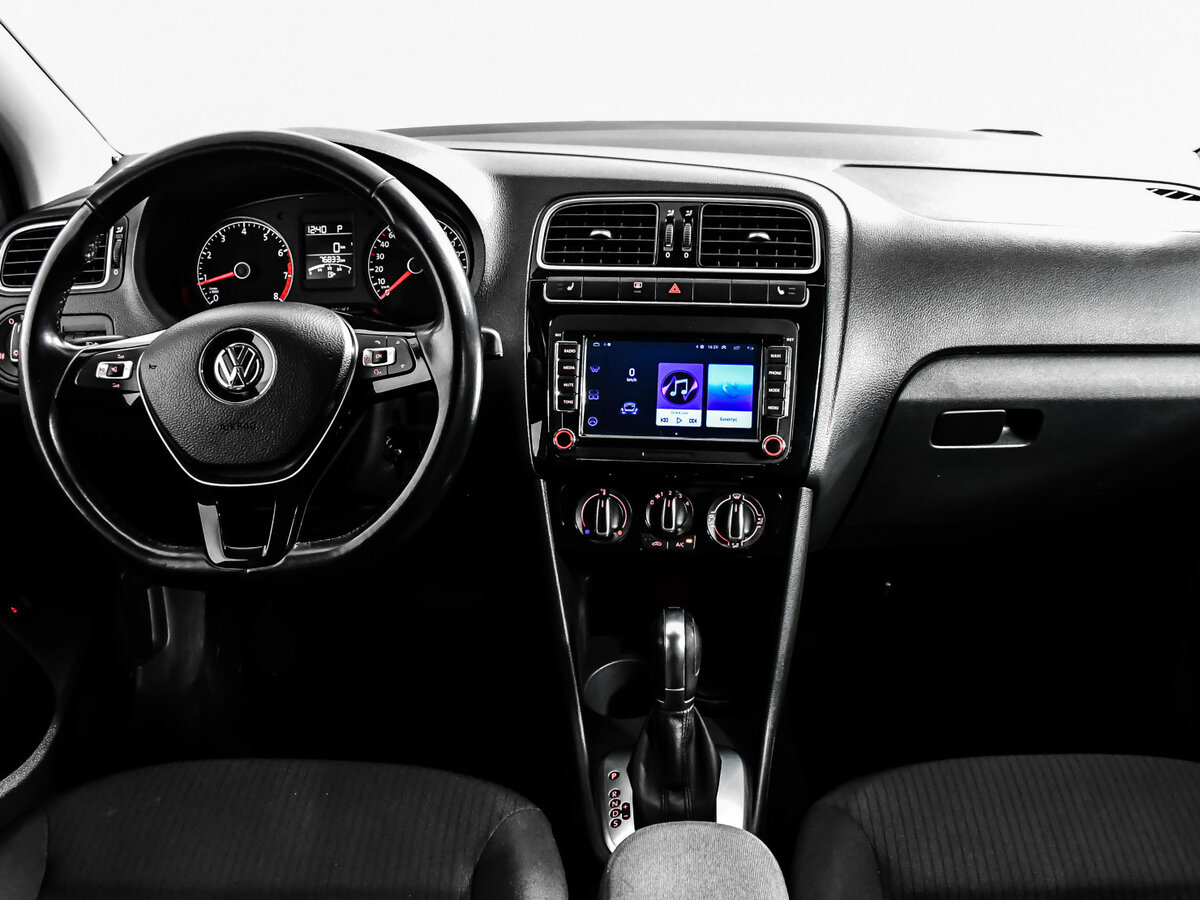 Купить Volkswagen Polo с пробегом. Фото: #9