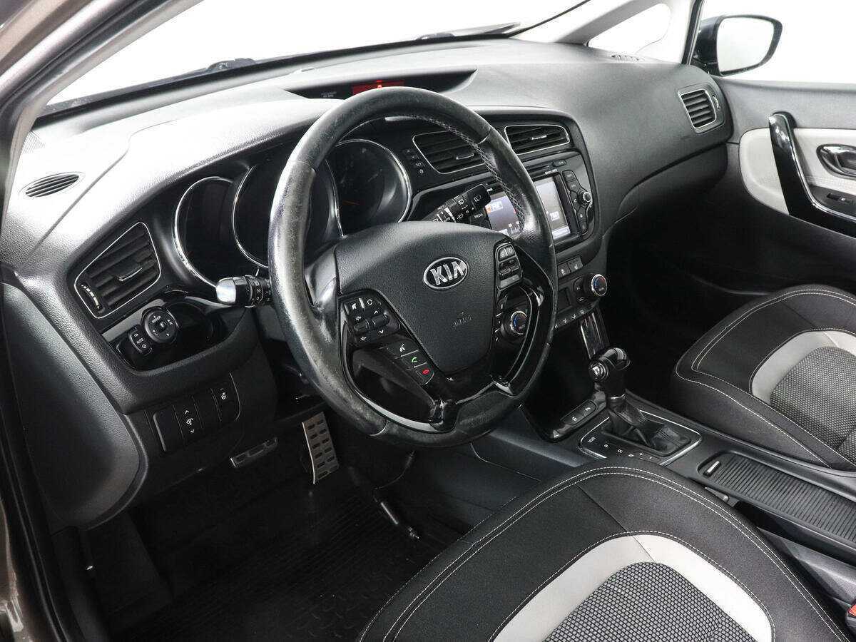 Купить Kia Ceed с пробегом. Фото: #8