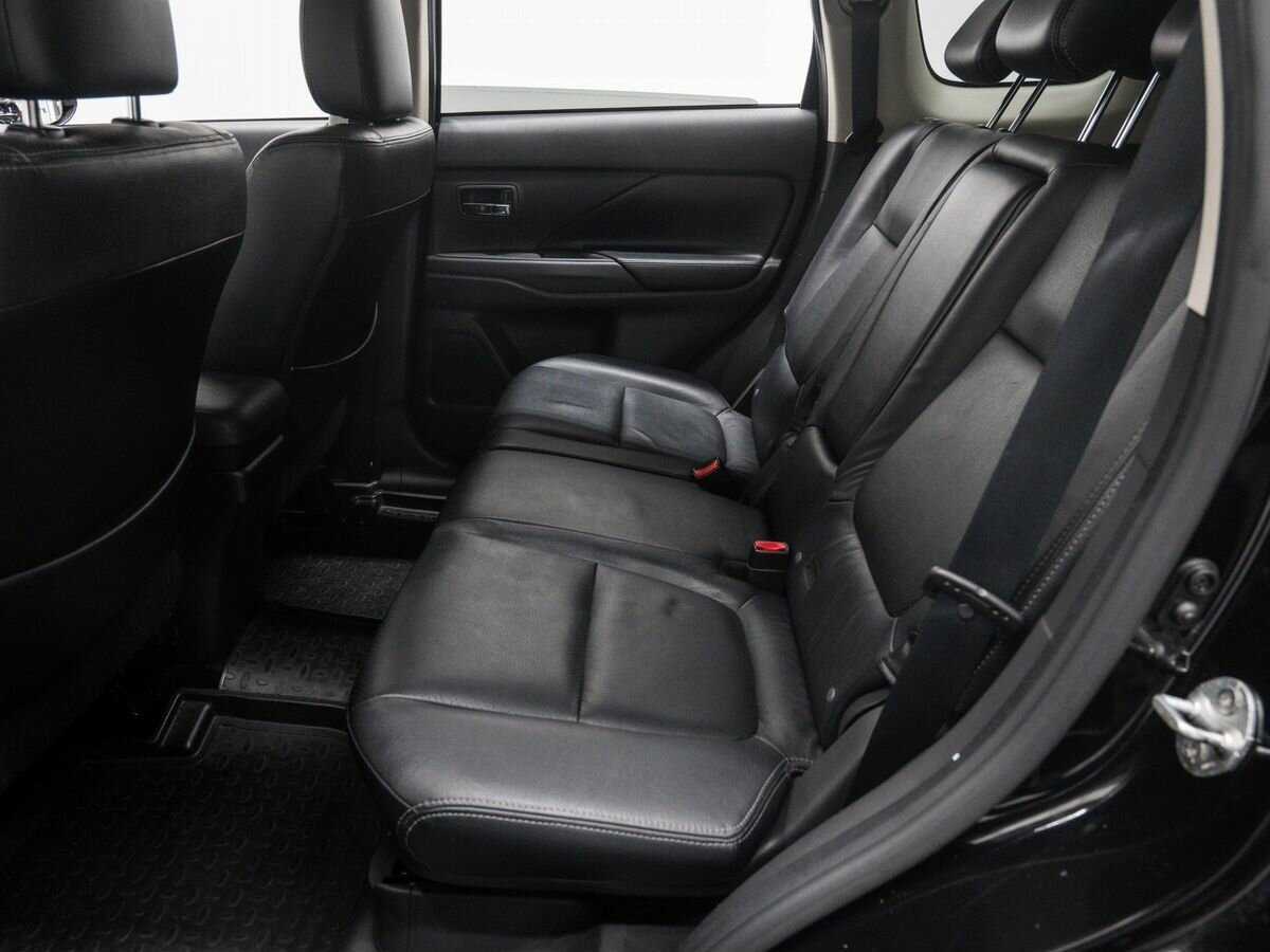 Купить Mitsubishi Outlander с пробегом. Фото: #11